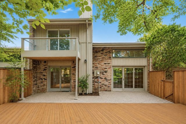 1806 Lakecrest Court, Carrollton, TX 75006