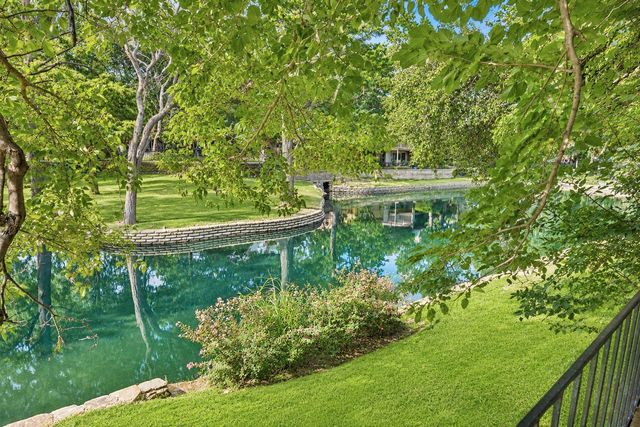 1806 Lakecrest Court, Carrollton, TX 75006