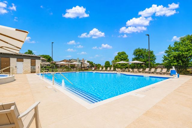 1806 Lakecrest Court, Carrollton, TX 75006