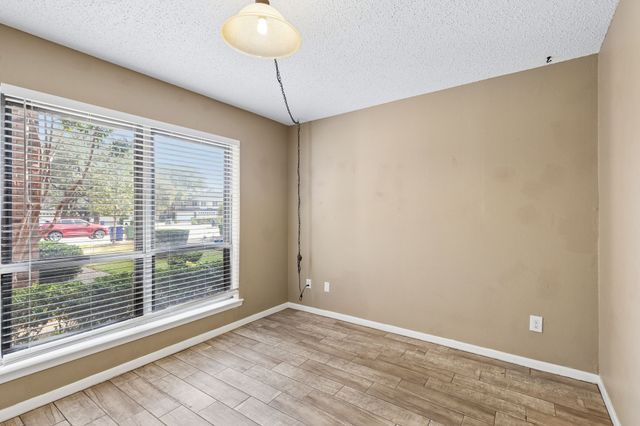 1806 Lakecrest Court, Carrollton, TX 75006