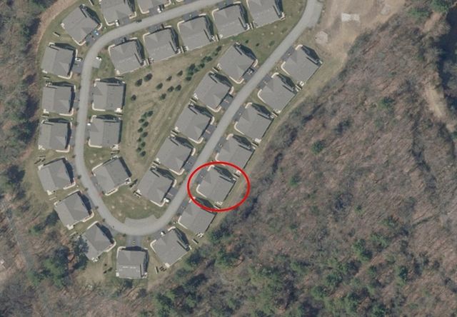 117 Rogerson Xing 117, Uxbridge, MA 01569
