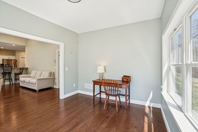 117 Rogerson Xing 117, Uxbridge, MA 01569