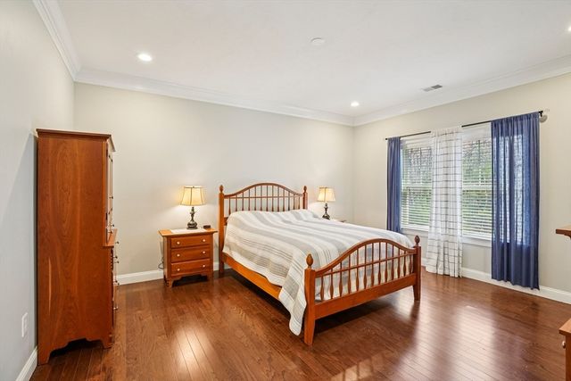 117 Rogerson Xing 117, Uxbridge, MA 01569