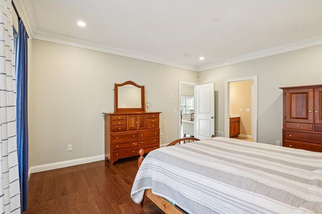 117 Rogerson Xing 117, Uxbridge, MA 01569