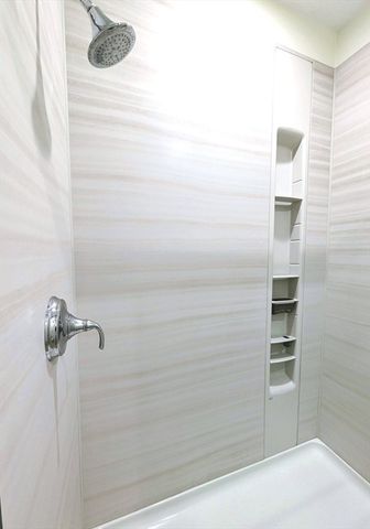 117 Rogerson Xing 117, Uxbridge, MA 01569