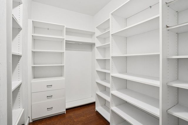 117 Rogerson Xing 117, Uxbridge, MA 01569