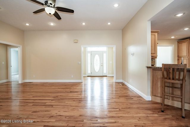 70 Deer Run Way, Elizabethtown, KY 42701
