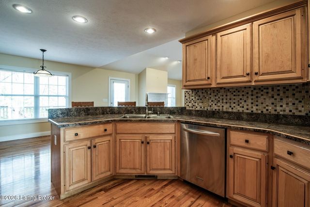 70 Deer Run Way, Elizabethtown, KY 42701