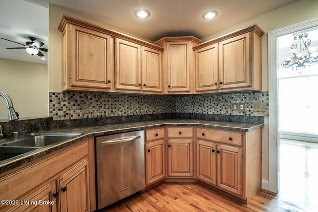 70 Deer Run Way, Elizabethtown, KY 42701