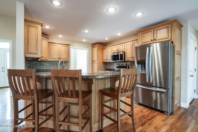 70 Deer Run Way, Elizabethtown, KY 42701