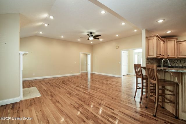 70 Deer Run Way, Elizabethtown, KY 42701