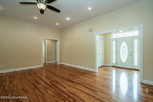70 Deer Run Way, Elizabethtown, KY 42701
