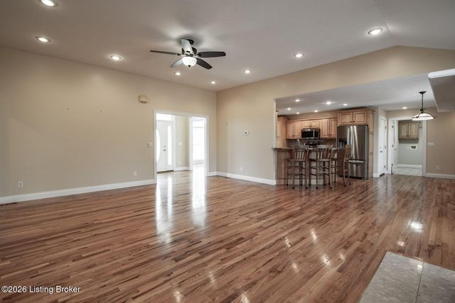 70 Deer Run Way, Elizabethtown, KY 42701