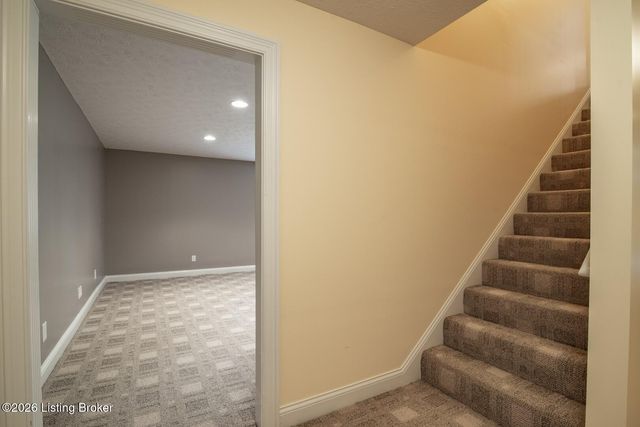 70 Deer Run Way, Elizabethtown, KY 42701