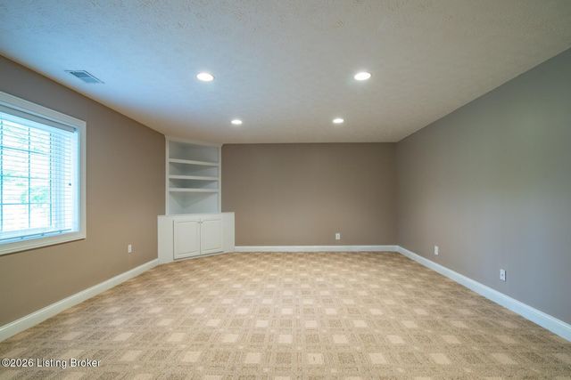 70 Deer Run Way, Elizabethtown, KY 42701