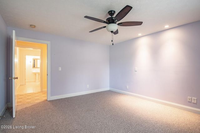 70 Deer Run Way, Elizabethtown, KY 42701