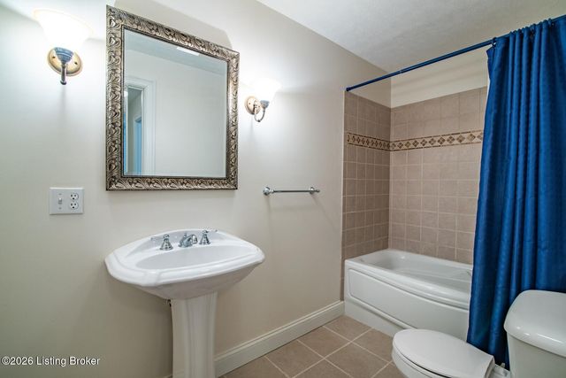 70 Deer Run Way, Elizabethtown, KY 42701