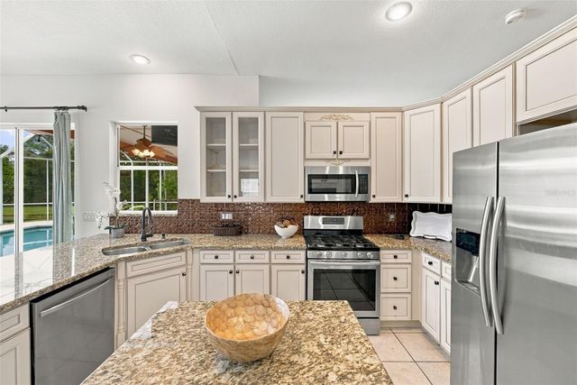 12427 BRISTOL COMMONS CIRCLE, Tampa, FL 33626
