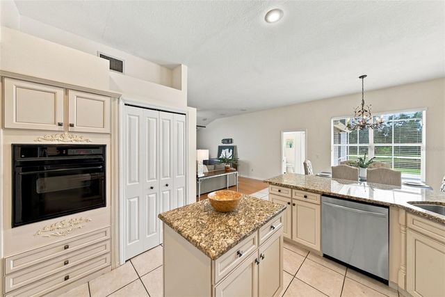 12427 BRISTOL COMMONS CIRCLE, Tampa, FL 33626