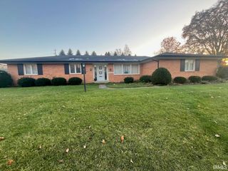 19240 Strawberry Hill Road, South Bend, IN 46614