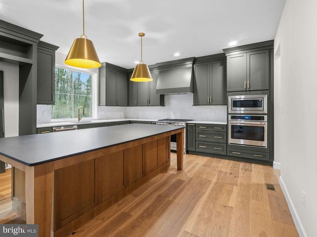 15 BERKS MONT, Barto, PA 19504