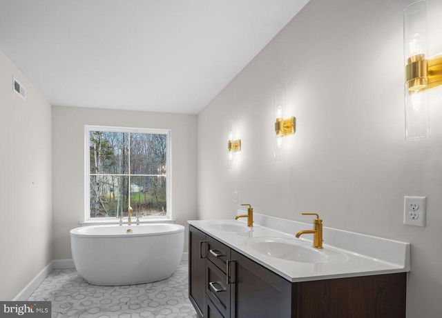15 BERKS MONT, Barto, PA 19504