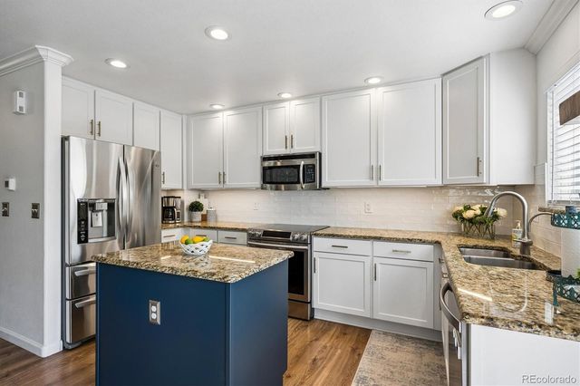9711 Moss Rose Circle, Highlands Ranch, CO 80129