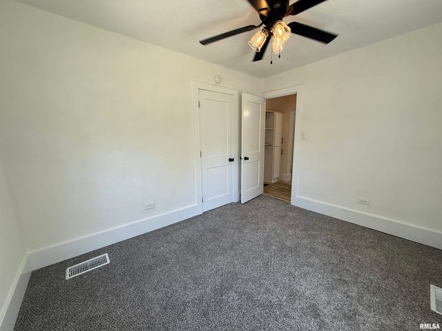 3304 E WASHINGTON Street, East Peoria, IL 61611