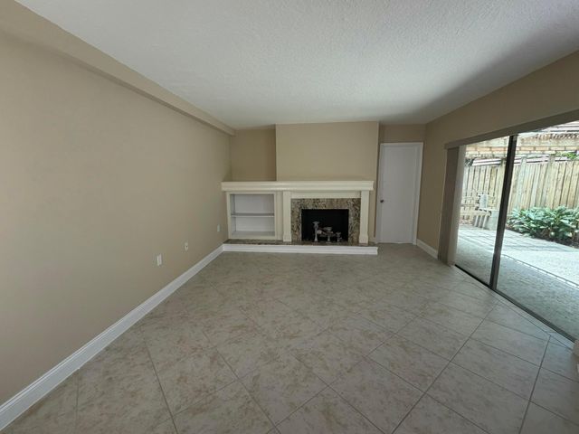 2407 24th Lane, Palm Beach Gardens, FL 33418