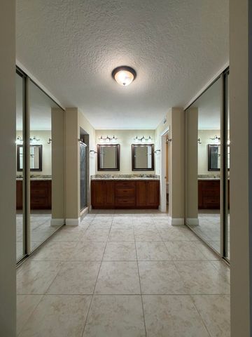 2407 24th Lane, Palm Beach Gardens, FL 33418