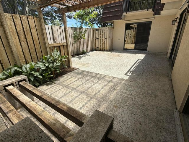 2407 24th Lane, Palm Beach Gardens, FL 33418