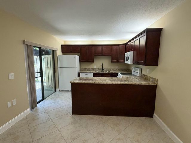 2407 24th Lane, Palm Beach Gardens, FL 33418