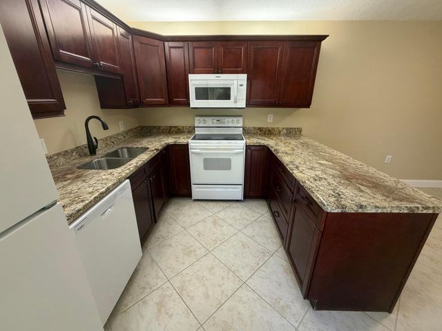 2407 24th Lane, Palm Beach Gardens, FL 33418