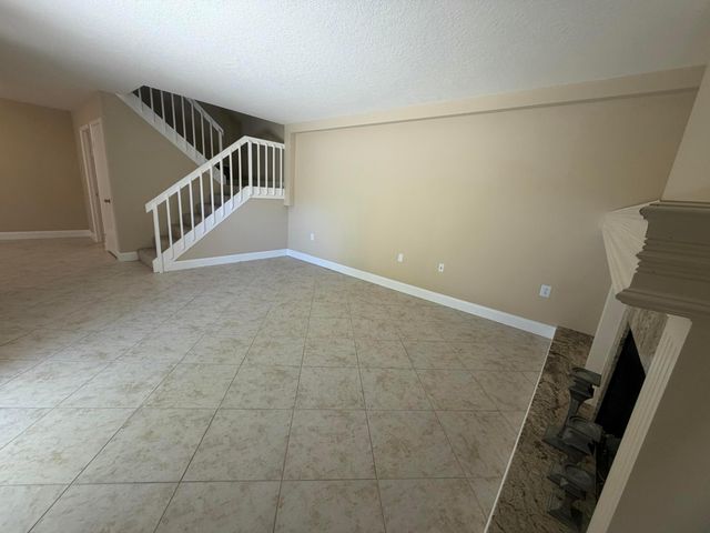 2407 24th Lane, Palm Beach Gardens, FL 33418