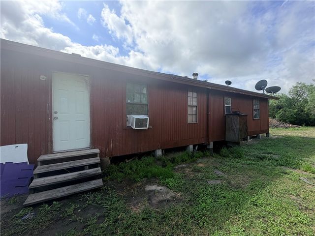 200 County Road 3211, Orange Grove, TX 78372