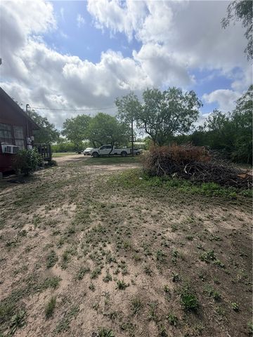 200 County Road 3211, Orange Grove, TX 78372
