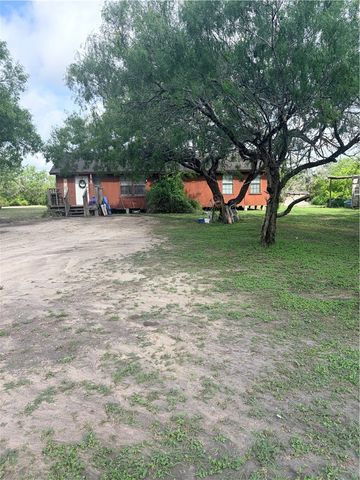 200 County Road 3211, Orange Grove, TX 78372
