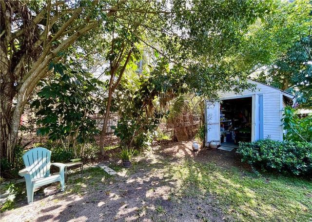 3329 10th Street SW, Vero Beach, FL 32968