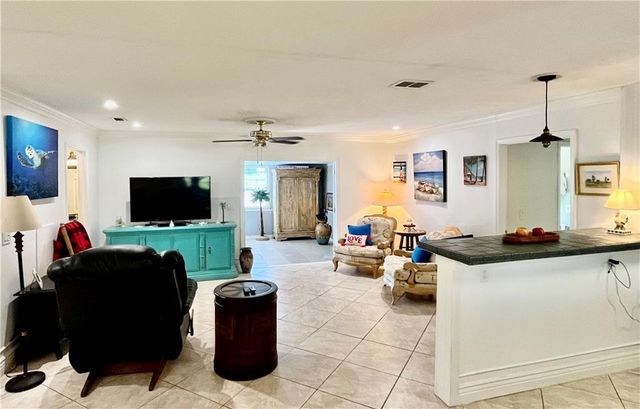 3329 10th Street SW, Vero Beach, FL 32968