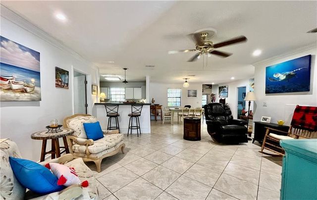 3329 10th Street SW, Vero Beach, FL 32968