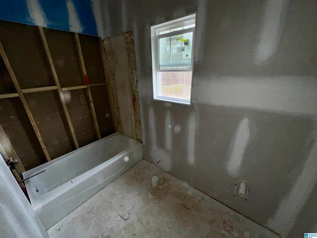 1027 OAK VALLEY DRIVE, Leeds, AL 35094