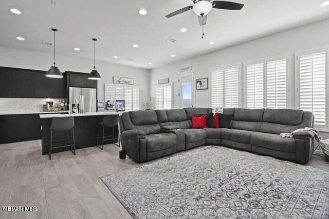 905 COTTAGE Place, El Paso, TX 79928