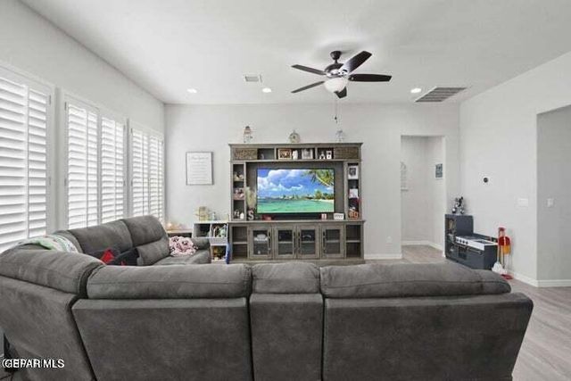 905 COTTAGE Place, El Paso, TX 79928