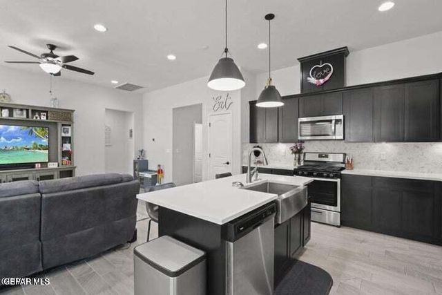 905 COTTAGE Place, El Paso, TX 79928