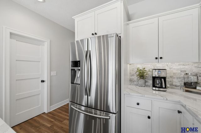 8820 Gold Dust Road, Lincoln, NE 68526