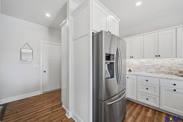 8820 Gold Dust Road, Lincoln, NE 68526