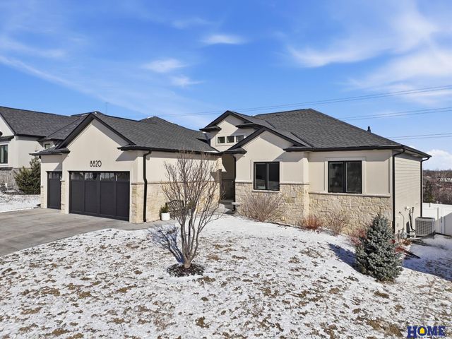 8820 Gold Dust Road, Lincoln, NE 68526