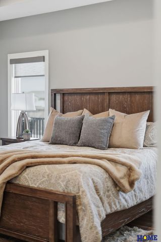 8820 Gold Dust Road, Lincoln, NE 68526