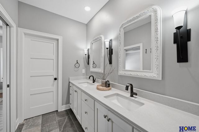 8820 Gold Dust Road, Lincoln, NE 68526