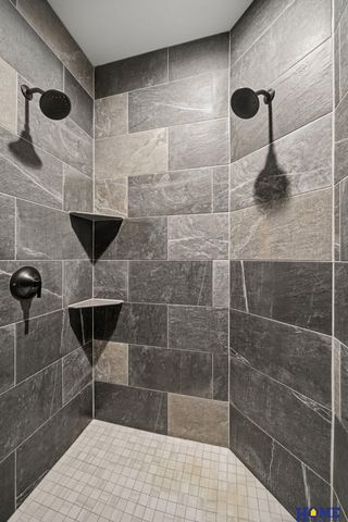 8820 Gold Dust Road, Lincoln, NE 68526